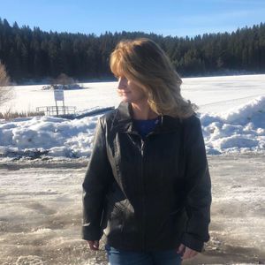 Meet your Posher, Valorie